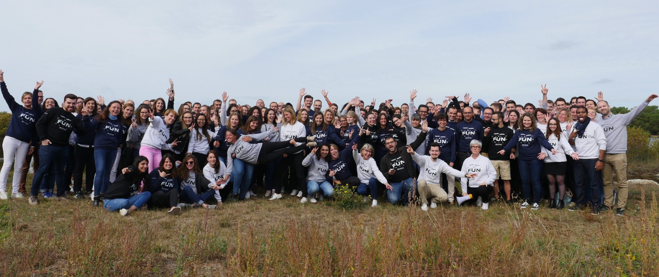 Photo de groupe salariés MV Group